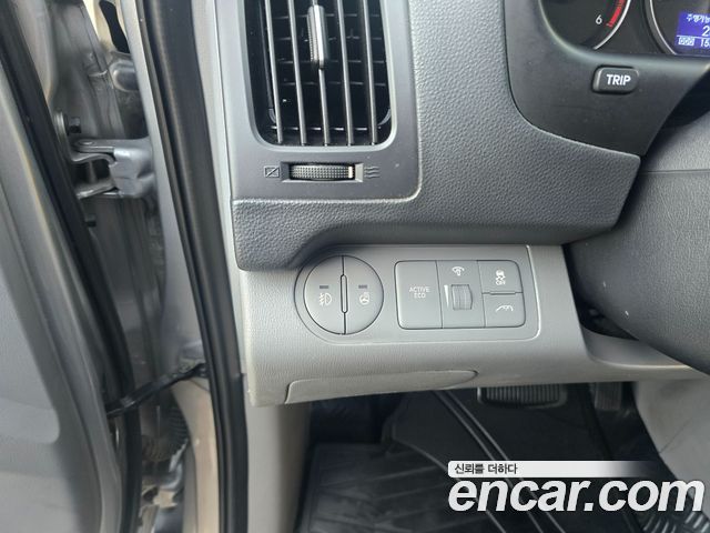 Hyundai Grand Starex Van 5-Seater Modern 2020 — фото 16