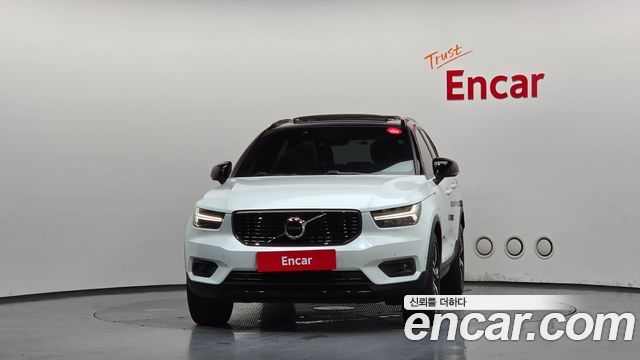 Volvo XC40 T4 R-Design 2019 — фото 3