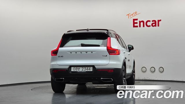 Volvo XC40 T4 R-Design 2019 — фото 4