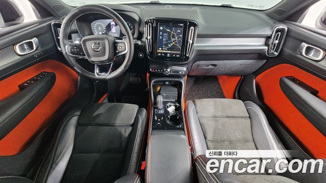 Volvo XC40 T4 R-Design 2019 — фото 7