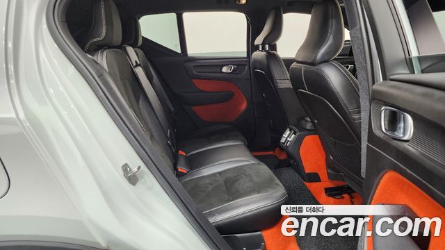 Volvo XC40 T4 R-Design 2019 — фото 11