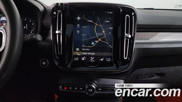 Volvo XC40 T4 R-Design 2019 — фото 13