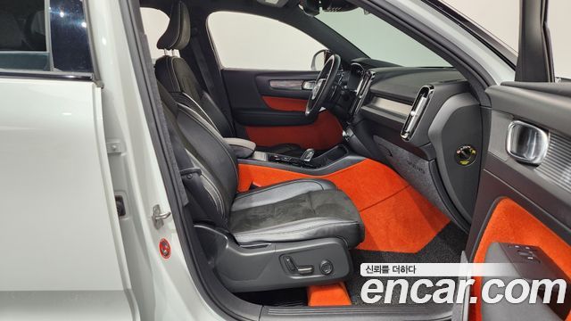 Volvo XC40 T4 R-Design 2019 — фото 26