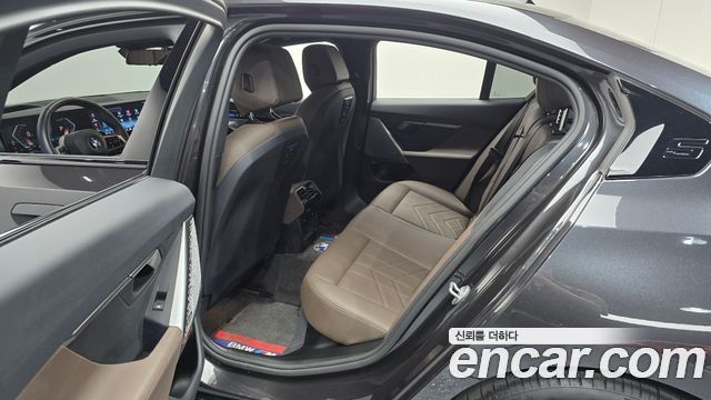 BMW 5 Series (G60) 523d xDrive M Sport 2024 — фото 11