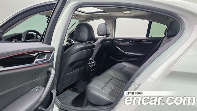 BMW 5 Series (G30) 520i Luxury 2018 — фото 11