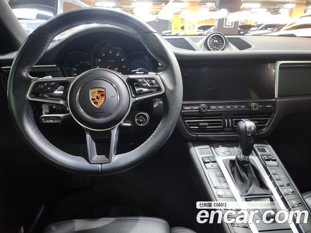 Porsche Macan 2.0 95B 2019 — фото 8