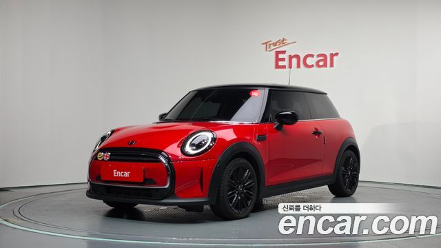 MINI Cooper Classic Plus 3rd 2024 — фото 1