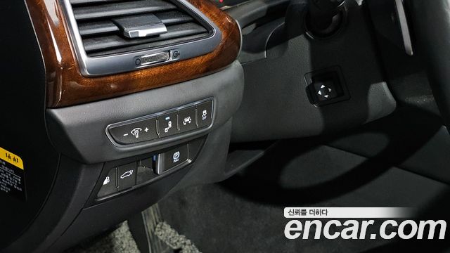 Genesis EQ900 3.8 GDI AWD Premium Luxury 2016 — фото 31