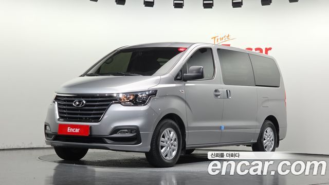 Hyundai Grand Starex Van 3-Seater Smart