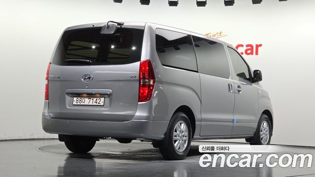 Hyundai Grand Starex Van 3-Seater Smart 2021 — фото 2