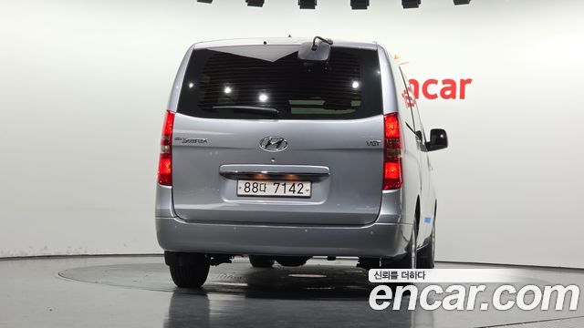 Hyundai Grand Starex Van 3-Seater Smart 2021 — фото 4