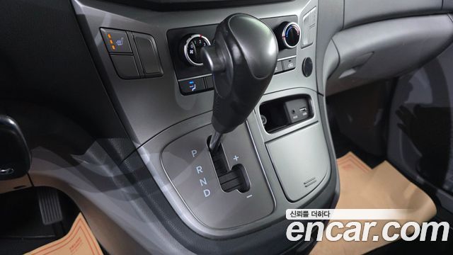 Hyundai Grand Starex Van 3-Seater Smart 2021 — фото 9