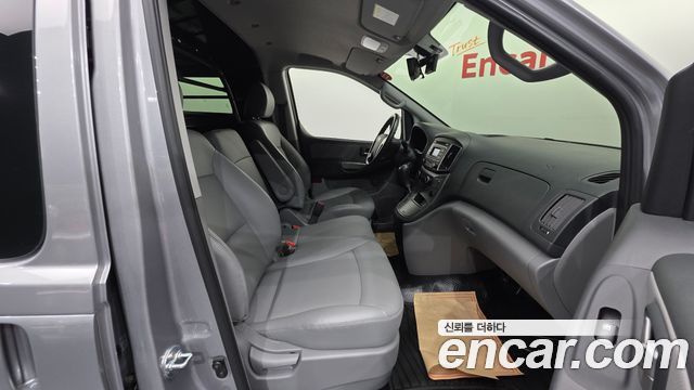 Hyundai Grand Starex Van 3-Seater Smart 2021 — фото 10
