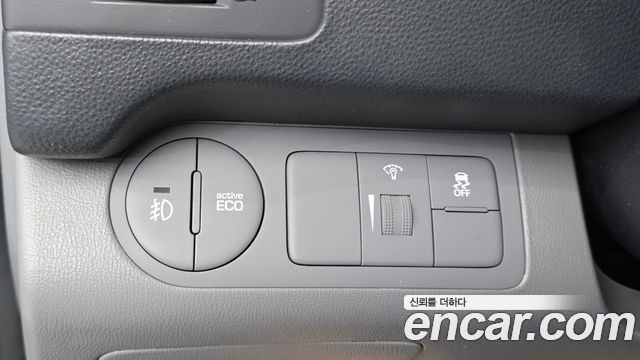 Hyundai Grand Starex Van 3-Seater Smart 2021 — фото 12