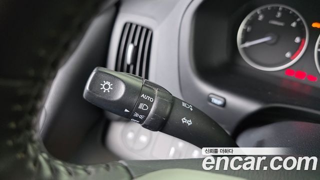 Hyundai Grand Starex Van 3-Seater Smart 2021 — фото 14