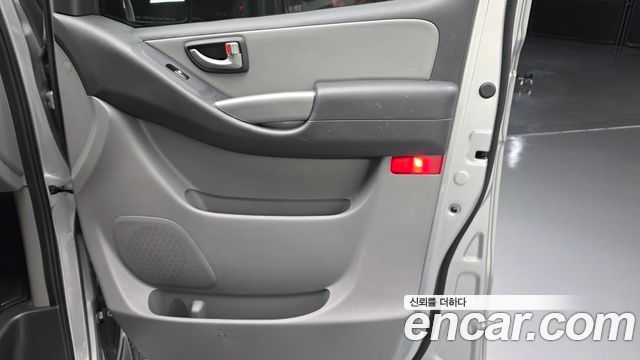 Hyundai Grand Starex Van 3-Seater Smart 2021 — фото 25