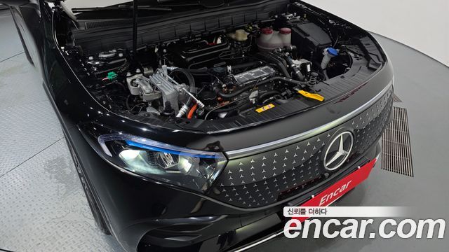 Mercedes-Benz EQB (X243) EQB300 4MATIC AMG Line 2026 — фото 6