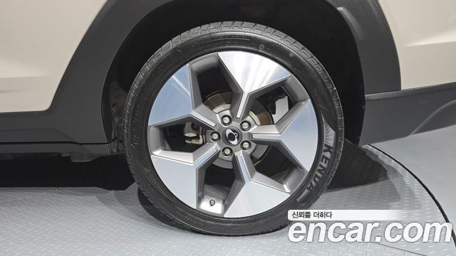 KG Mobility (SsangYong) Torres EVX E7 2024 — фото 21