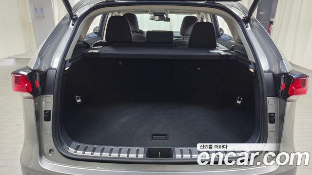 Lexus NX300h Executive 2021 — фото 19