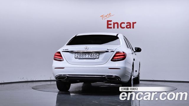 Mercedes-Benz E-Class (W213) E300 4MATIC Exclusive 2020 — фото 4