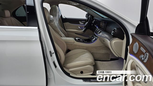 Mercedes-Benz E-Class (W213) E300 4MATIC Exclusive 2020 — фото 26