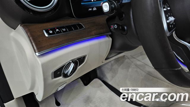 Mercedes-Benz E-Class (W213) E300 4MATIC Exclusive 2020 — фото 27