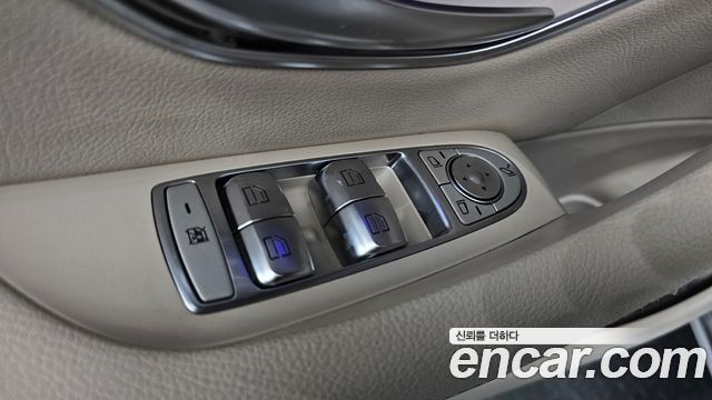 Mercedes-Benz E-Class (W213) E300 4MATIC Exclusive 2020 — фото 29