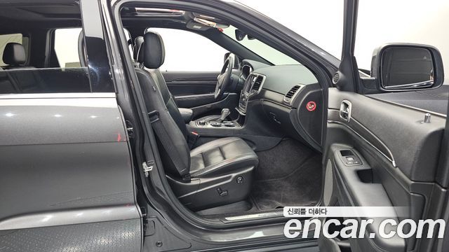 Jeep Grand Cherokee 3.6 Limited WK2 2018 — фото 32