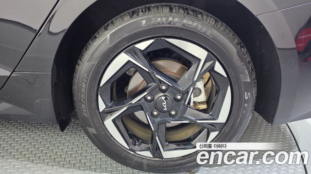 Kia K5 (III) 2.0 Prestige 2024 — фото 21