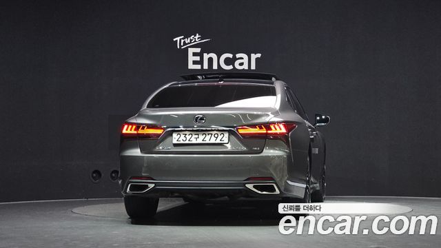 Lexus LS500 (V) 3.5 Luxury AWD 2021 — фото 4