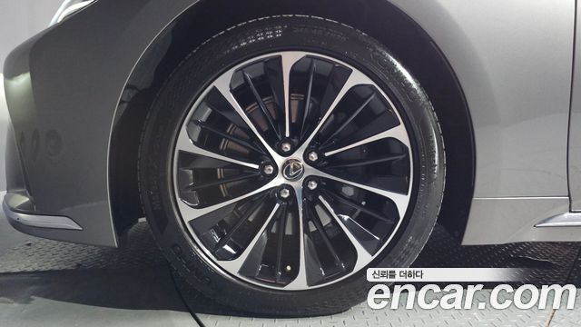 Lexus LS500 (V) 3.5 Luxury AWD 2021 — фото 5