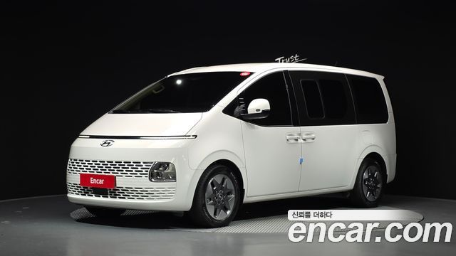 Hyundai Staria 4WD Tourer 11-Seater Modern 2023 — фото 1