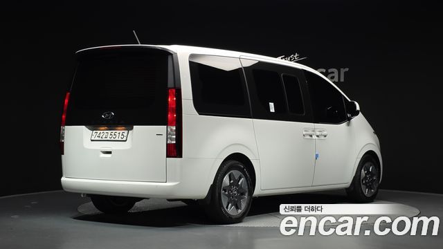 Hyundai Staria 4WD Tourer 11-Seater Modern 2023 — фото 2