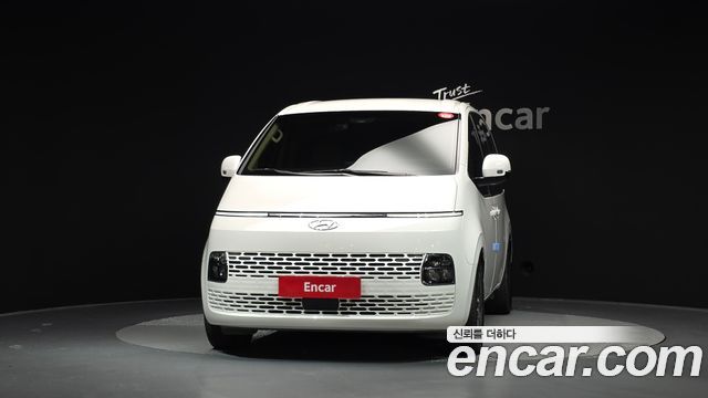 Hyundai Staria 4WD Tourer 11-Seater Modern 2023 — фото 3