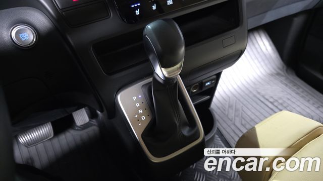 Hyundai Staria 4WD Tourer 11-Seater Modern 2023 — фото 9
