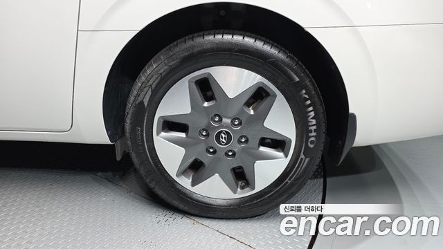 Hyundai Staria 4WD Tourer 11-Seater Modern 2023 — фото 21