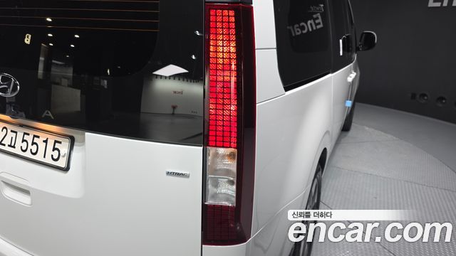 Hyundai Staria 4WD Tourer 11-Seater Modern 2023 — фото 23