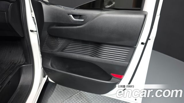 Hyundai Staria 4WD Tourer 11-Seater Modern 2023 — фото 25