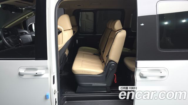 Hyundai Staria 4WD Tourer 11-Seater Modern 2023 — фото 26
