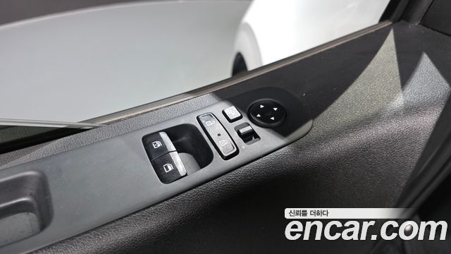 Hyundai Staria 4WD Tourer 11-Seater Modern 2023 — фото 29
