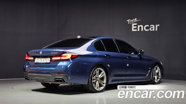 BMW 5 Series (G30) M550i xDrive 2021 — фото 2