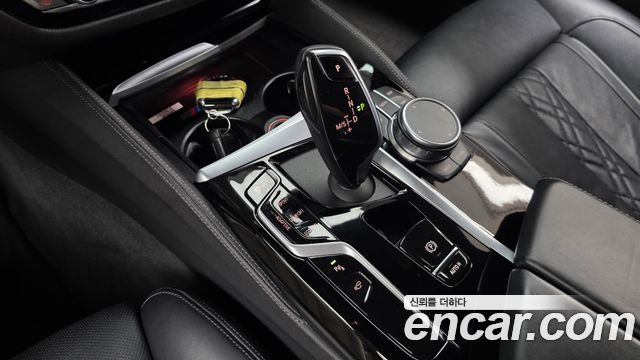 BMW 5 Series (G30) M550i xDrive 2021 — фото 9