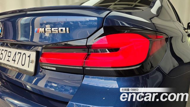 BMW 5 Series (G30) M550i xDrive 2021 — фото 23