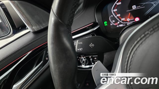 BMW 5 Series (G30) M550i xDrive 2021 — фото 35