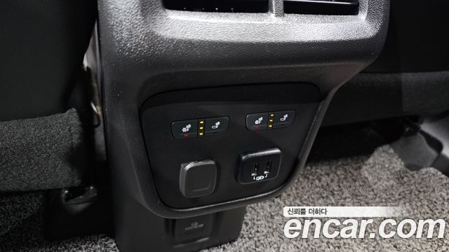Chevrolet Equinox 2WD Premier Exclusive 2018 — фото 19
