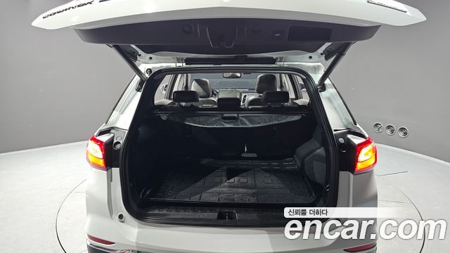Chevrolet Equinox 2WD Premier Exclusive 2018 — фото 20