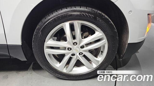 Chevrolet Equinox 2WD Premier Exclusive 2018 — фото 21