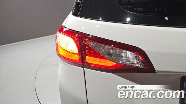 Chevrolet Equinox 2WD Premier Exclusive 2018 — фото 23