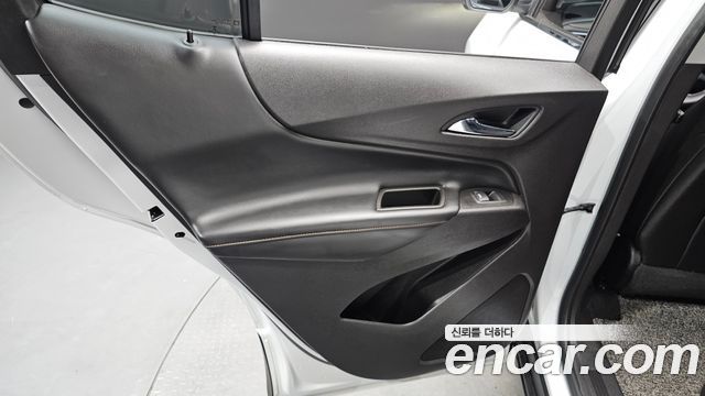 Chevrolet Equinox 2WD Premier Exclusive 2018 — фото 25