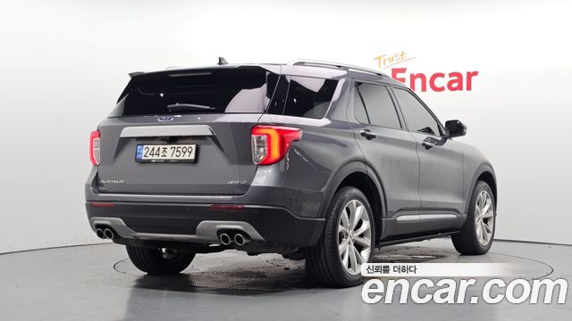 Ford Explorer (VI) 3.0 Platinum 4WD 2022 — фото 2